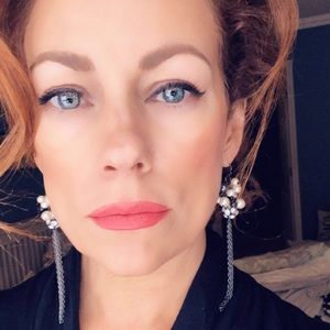 🖤stunning sexy multi color pearl/chain earrings🖤